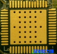 這是最不好的通孔設計，貫穿通孔直接擺放于QFN的接地散熱墊上，制造上無法確保其錫量，也就無法確保焊接良好。