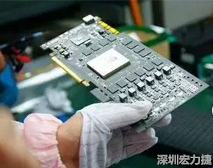 在當前的產業(yè)鏈整合和協(xié)同發(fā)展創(chuàng)新的戰(zhàn)略轉型期,PCB高密度化和PCB新功能化和智能化,輕、薄、細、小的發(fā)展帶來的產品散熱、精密布局、封裝設計等也為上游CCL產業(yè)的創(chuàng)新提出了更為嚴苛的要求。