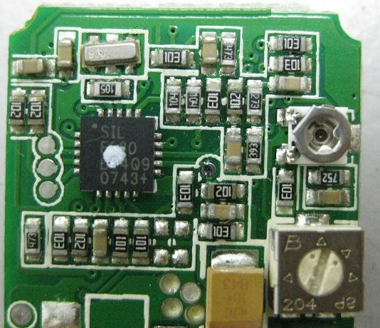 PCBA加工IC元件主要分為DIP及SMD兩大類，DIP 插件的IC，SMD (Surface Mount Device) 表面貼裝元件。